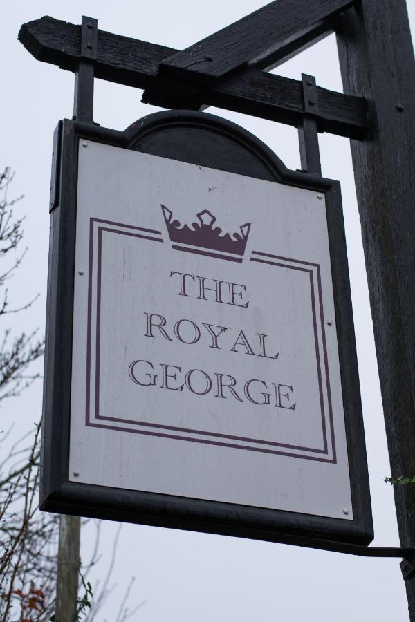 Royal George Hotel Great Easton  Екстериор снимка